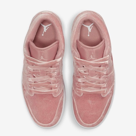 Nike Air Jordan 1 Low SE sizes woman’s 8 or 10 - Picture 6 of 10